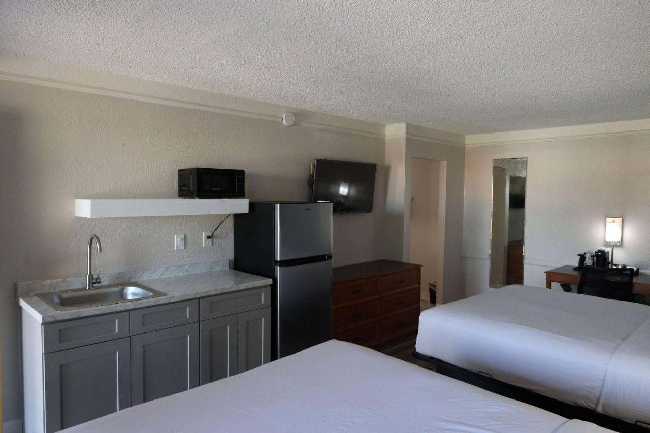 Hotel Super 8 By Wyndham Austin South I-35 Zewnętrze zdjęcie