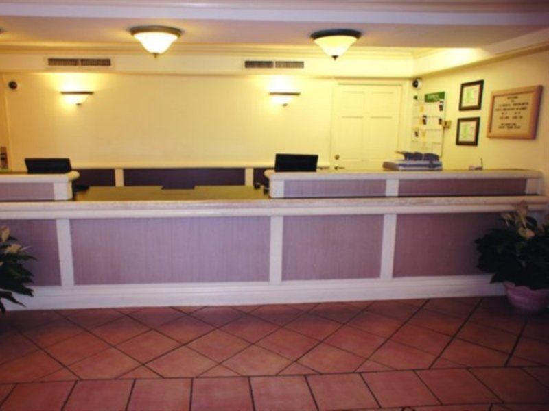 Hotel Super 8 By Wyndham Austin South I-35 Zewnętrze zdjęcie